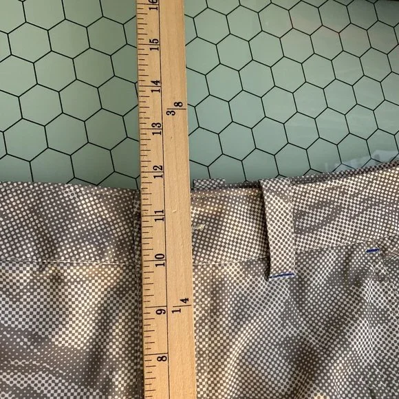 Under Armour UA Fish Hunter Cargo Shorts Mens 32 Loose Heat Gear Digital Camo - Picture 6 of 13